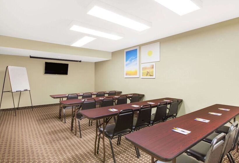 هتل Days Inn By Wyndham San Jose Airport
