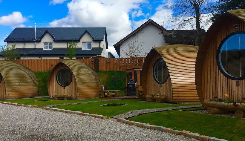 هتل Eriskay B&b And Aviemore Glamping