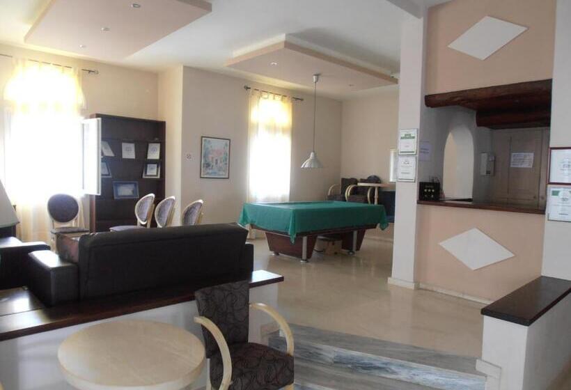 فندق Frosini Gardens