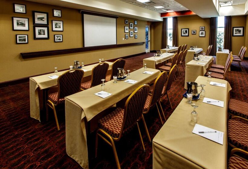 هتل Hampton Inn & Suites Staten Island