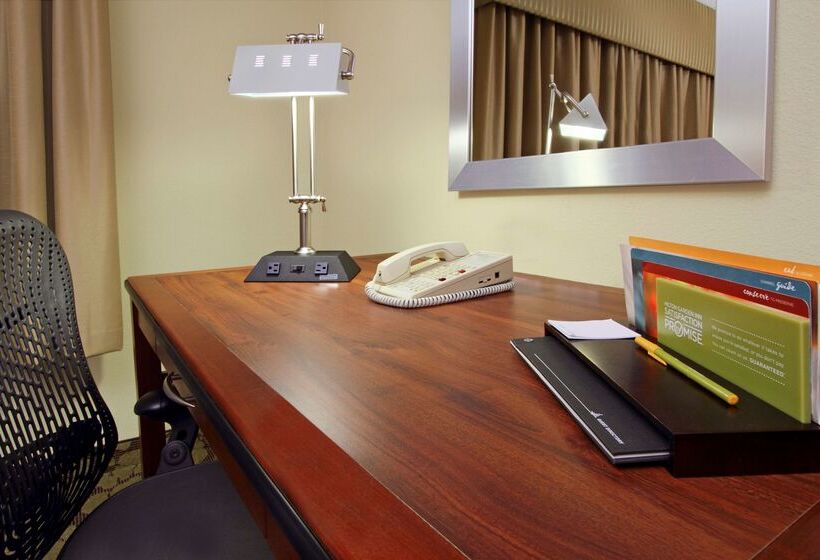 فندق Hilton Garden Inn Columbus Airport