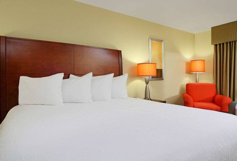 هتل Hilton Garden Inn Columbus Airport