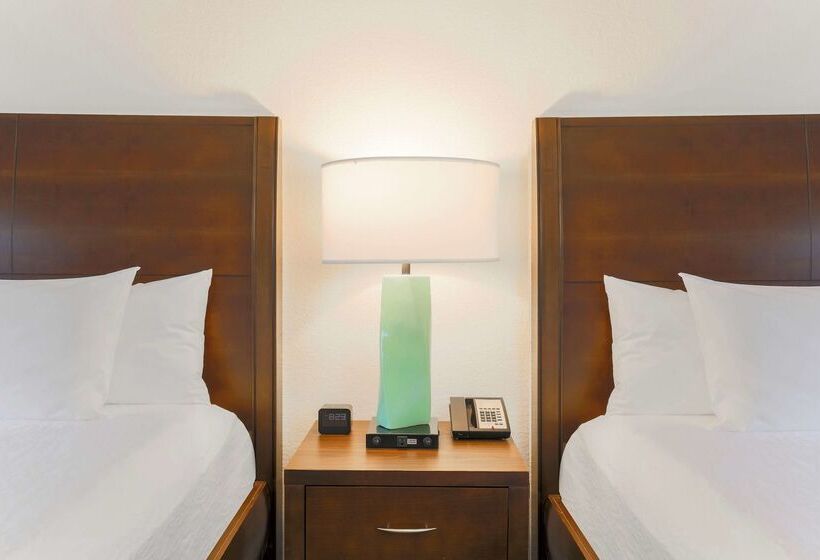 هتل Hilton Garden Inn Raleigh Durham/research Triangle Park