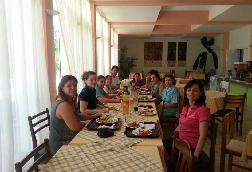 ホテル Ipsos Beach