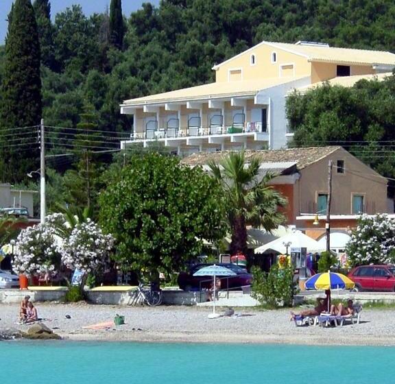 هتل Ipsos Beach