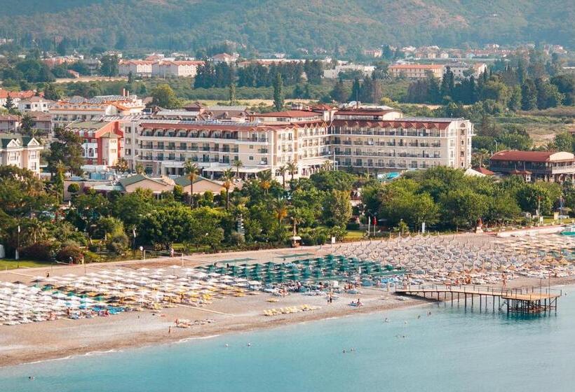 هتل L'Oceanica Beach Resort
