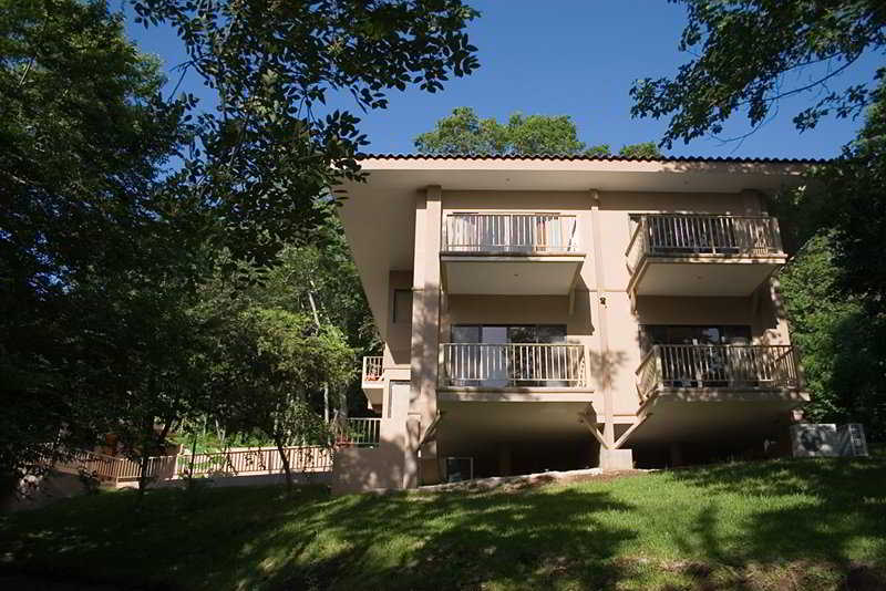 Hotel Vista Bahía Beach Resort