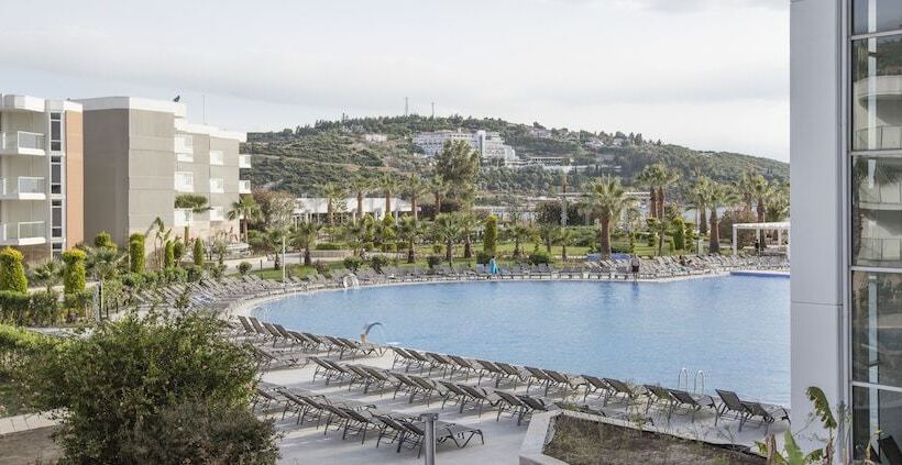 هتل Palm Wings Ephesus Beach Resort