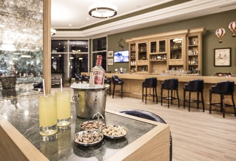 هتل Palm Wings Ephesus Beach Resort