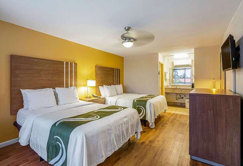 هتل Quality Inn & Suites Airport Cruise Port Hollywood
