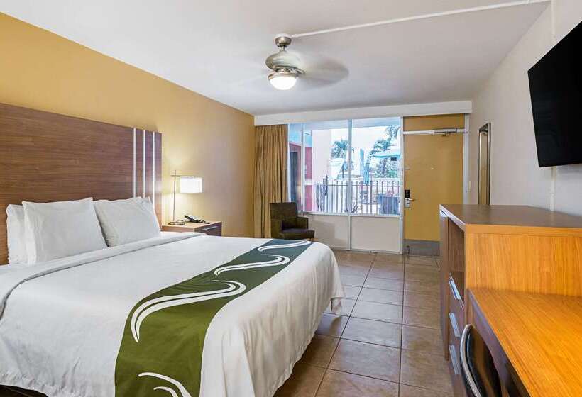 Отель Quality Inn & Suites Airport/cruise Port Hollywood