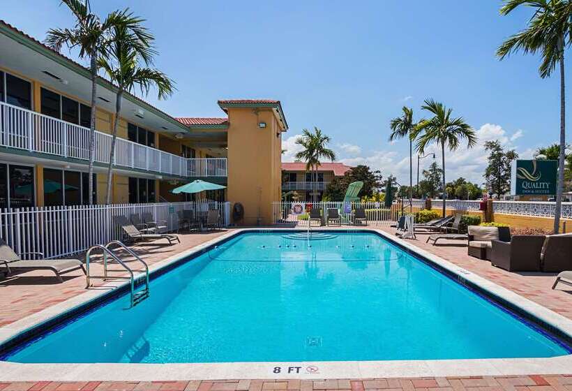 Отель Quality Inn & Suites Airport/cruise Port Hollywood