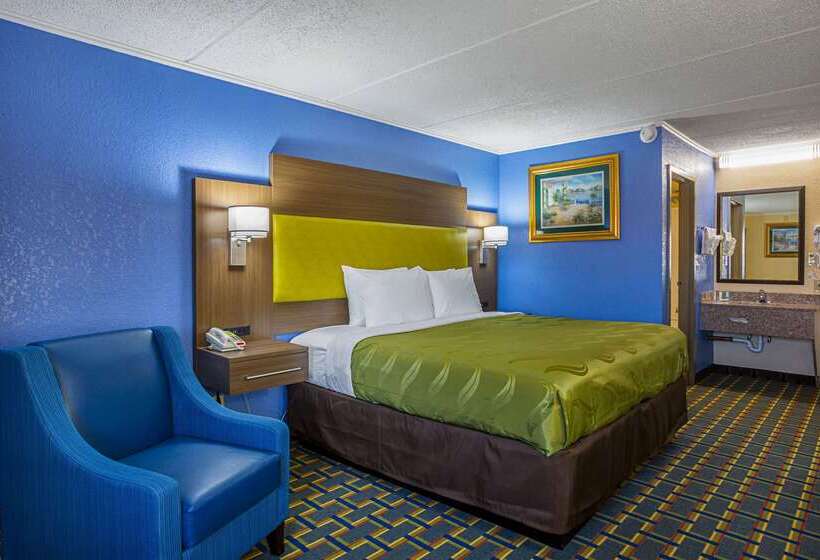 هتل Quality Inn & Suites Near Six Flags East