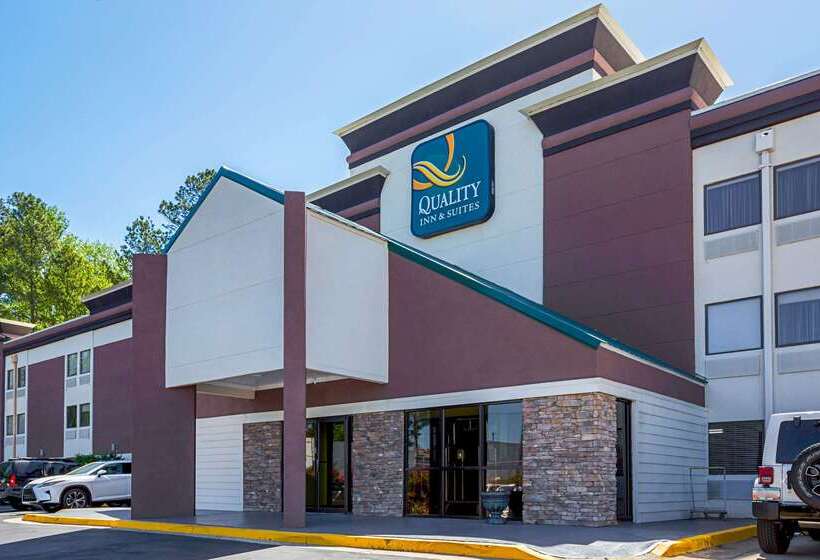 هتل Quality Inn & Suites Near Six Flags East
