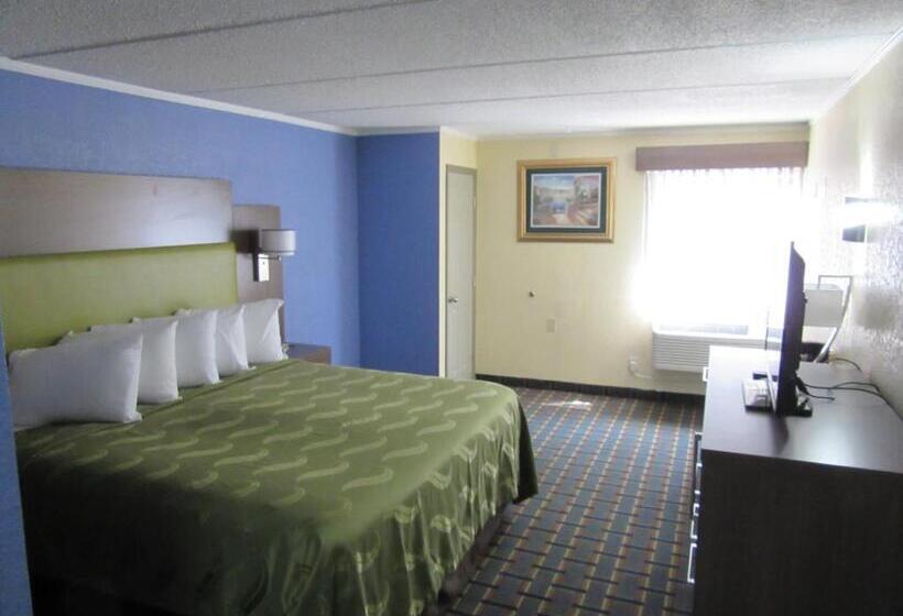 هتل Quality Inn & Suites Near Six Flags East