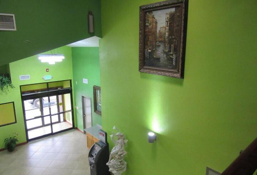هتل Quality Inn & Suites Near Six Flags East