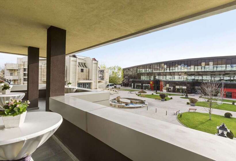 هتل Ramada Iasi City Center