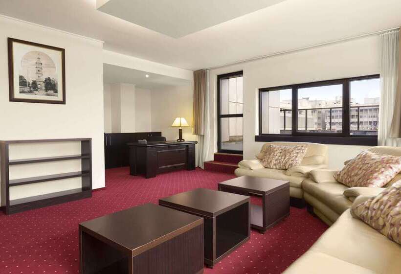 هتل Ramada By Wyndham Iasi City Centre