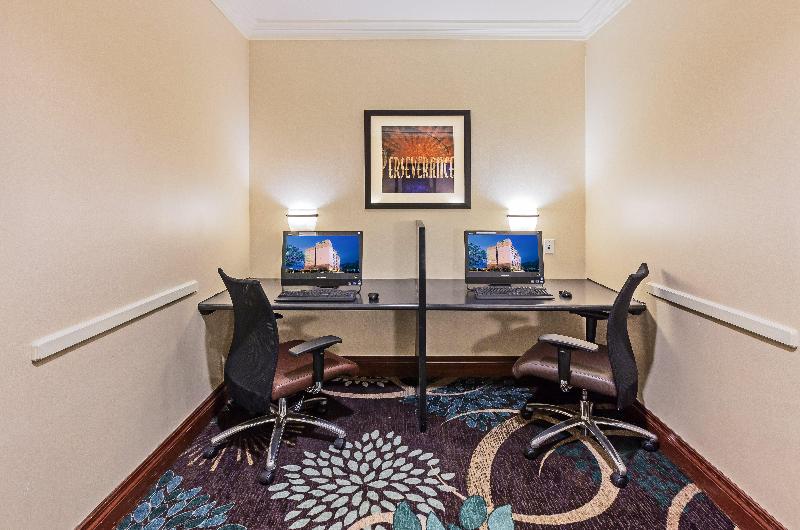 هتل Staybridge Suites San Antonio Downtown Convention Center, An Ihg