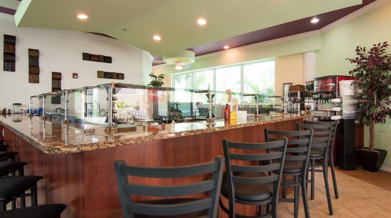 فندق Sunset Vistas Two Bedroom Beachfront Suites