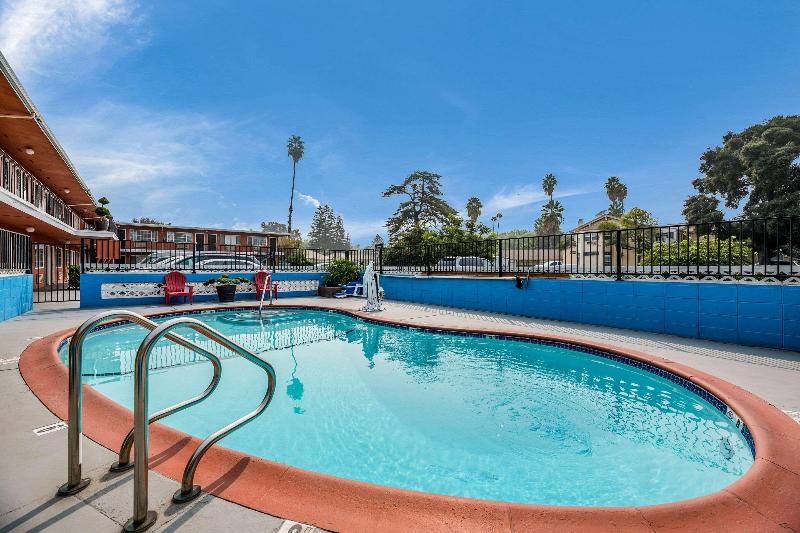 هتل Tiki Lodge Mchenry   Downtown Modesto