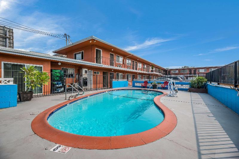 هتل Tiki Lodge Mchenry   Downtown Modesto