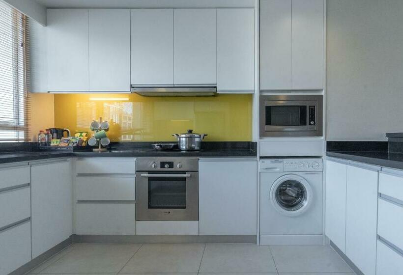 Отель Urbana Langsuan