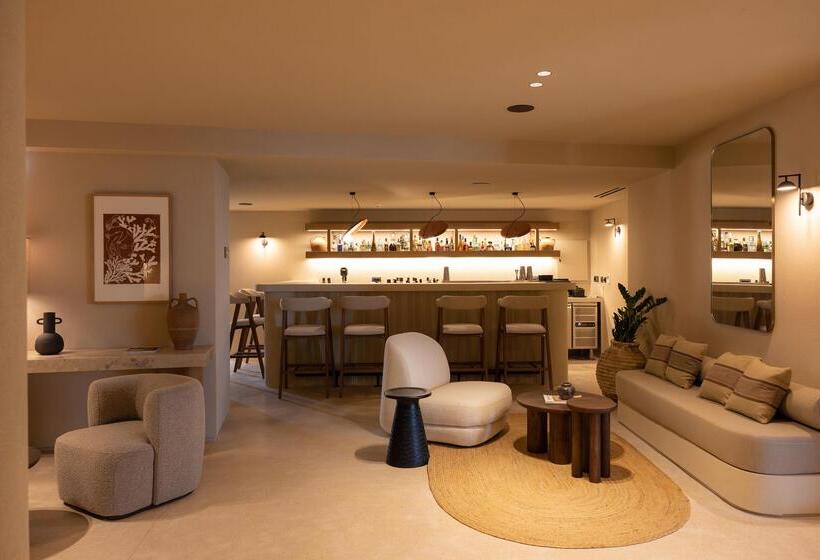 استراحتگاه Suntouch Suites