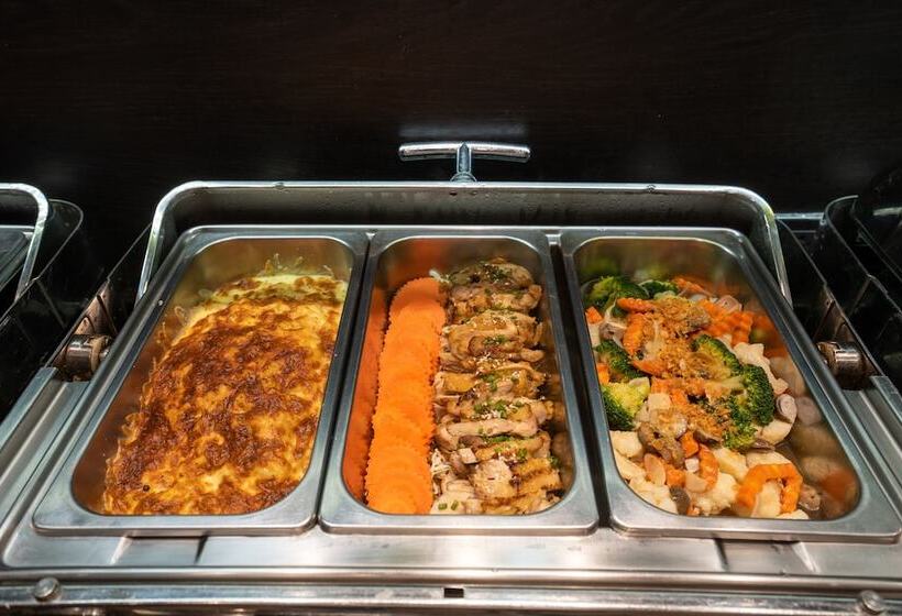 Отель Urbana Langsuan