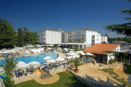 בית מלון כפרי Valamar Pinia