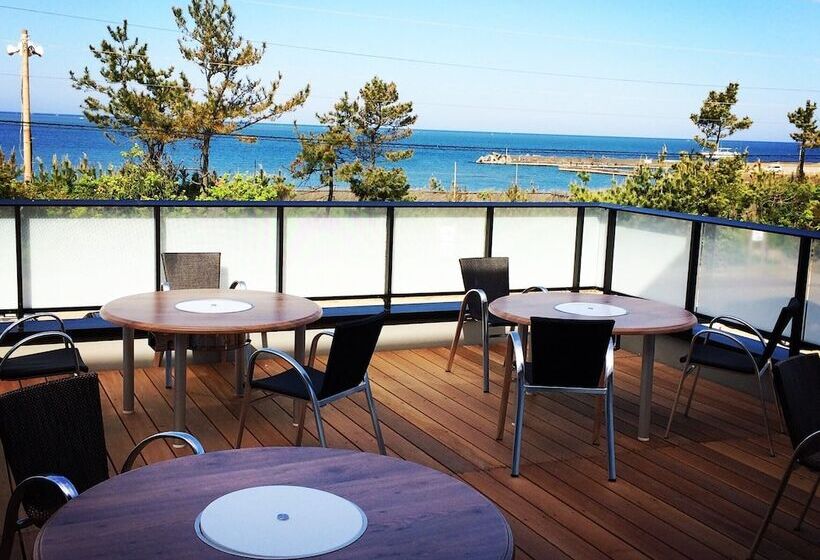 هتل The Retreat Mikuni