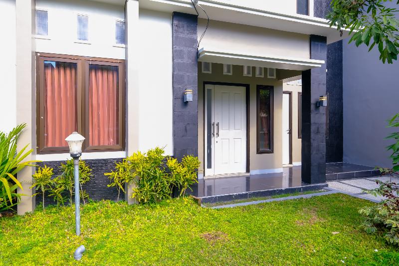 هتل Grand Villa Meninting By Oyo Rooms