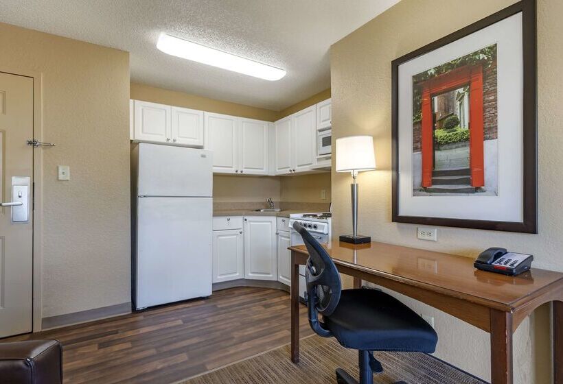 Extended Stay America Suites  Orlando  Maitland  1776 Pembrook Dr