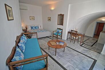 هتل Aethrio Sunset Village Oia