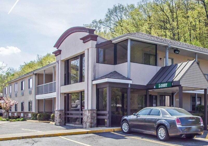 Отель Americas Best Value Inn Torrington Ct