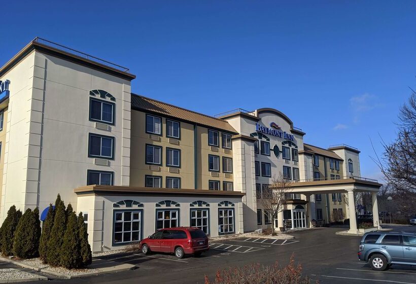 בית מלון כפרי Baymont By Wyndham Rockford