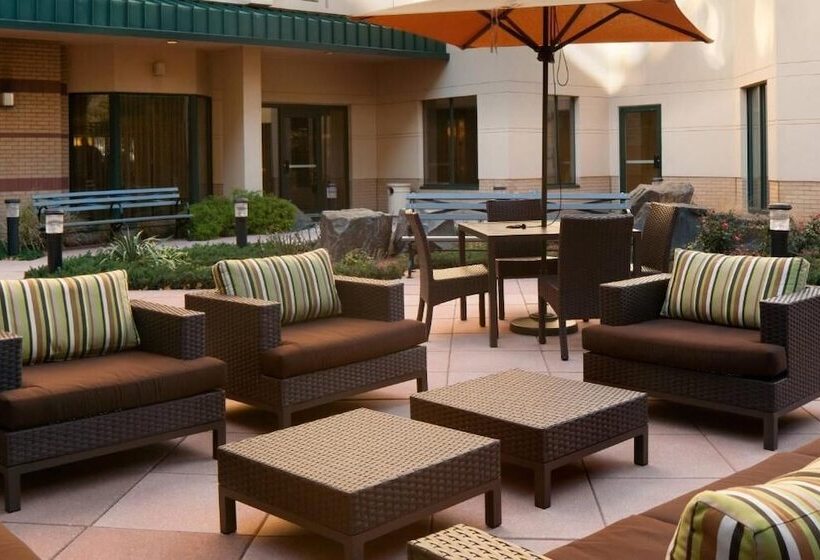 هتل Courtyard By Marriott Jersey City Newport