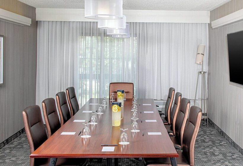 هتل Courtyard By Marriott Jersey City Newport