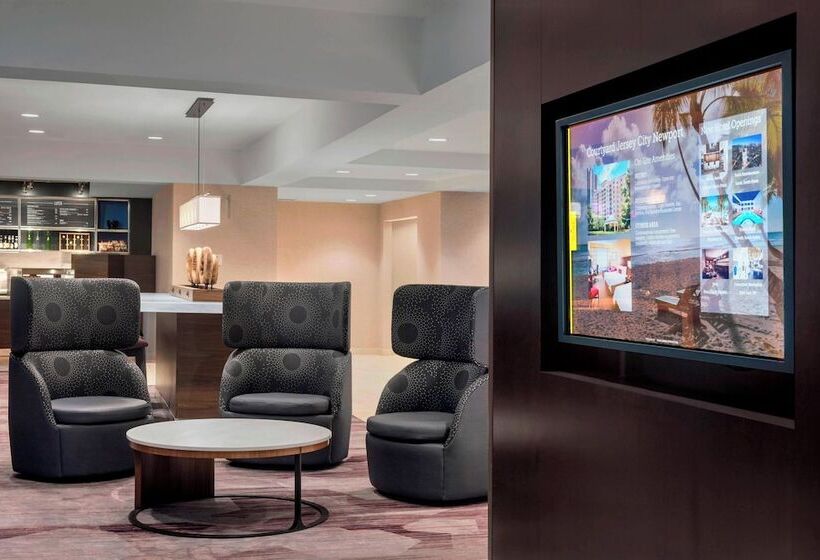 هتل Courtyard By Marriott Jersey City Newport