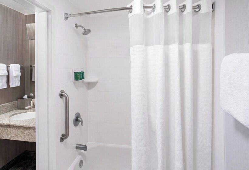 هتل Courtyard By Marriott Jersey City Newport