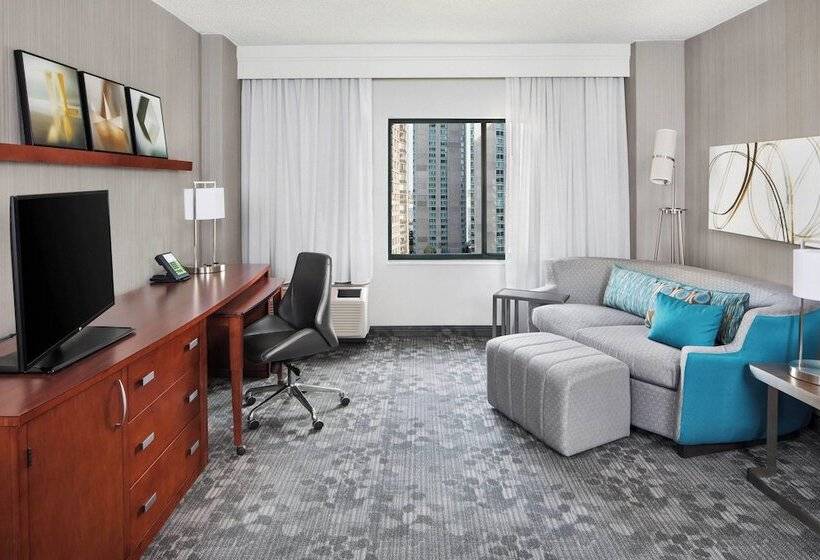 هتل Courtyard By Marriott Jersey City Newport