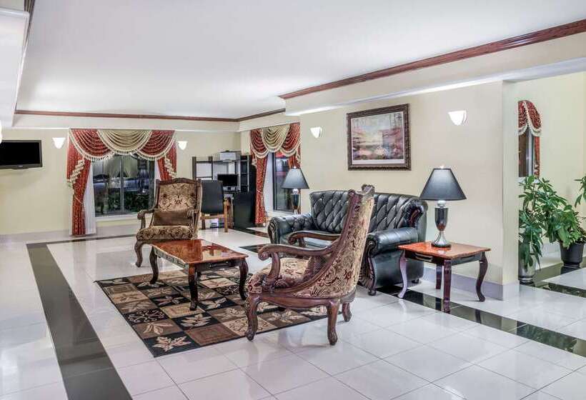 هتل Days Inn By Wyndham Houston
