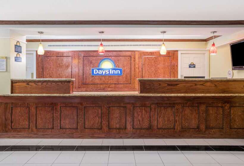هتل Days Inn By Wyndham Houston