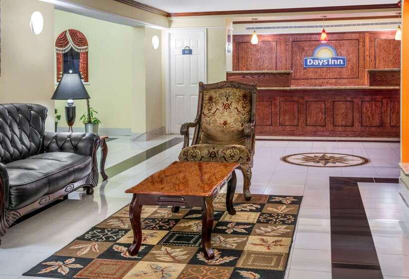 هتل Days Inn By Wyndham Houston