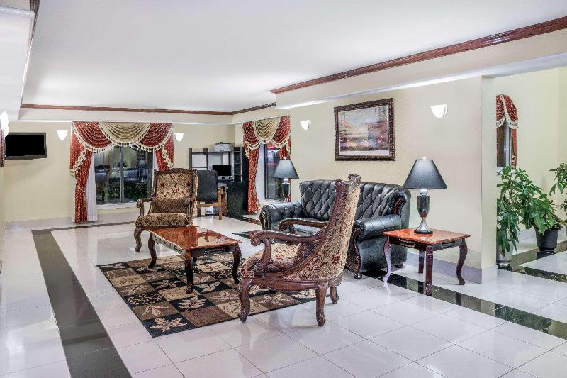 هتل Days Inn By Wyndham Houston