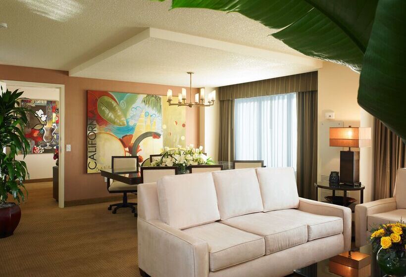 ホテル Doubletree Suites By Hilton Anaheim Rsrt   Conv Cntr