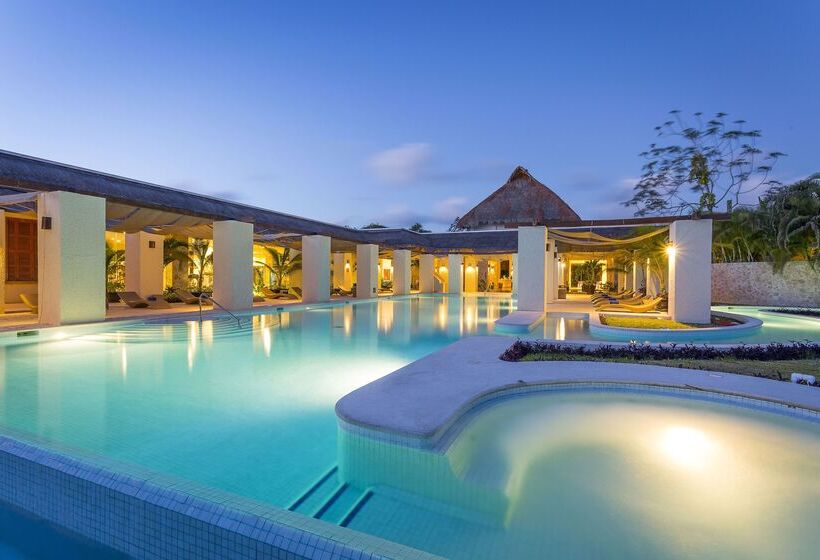 Grand Palladium White Sand Resort & Spa   All Inclusive