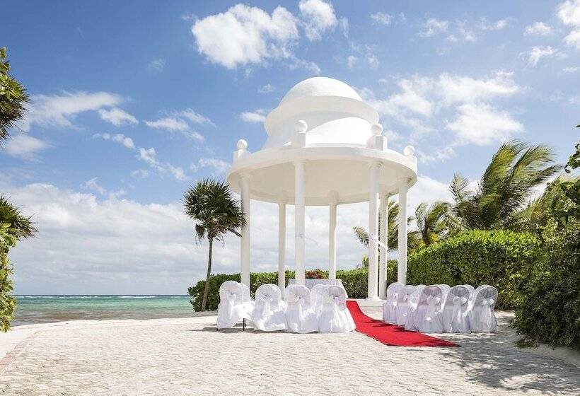 Grand Palladium White Sand Resort & Spa   All Inclusive