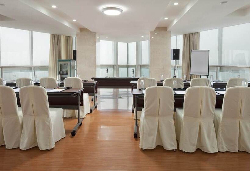 هتل Holiday Inn Express Zhabei Shanghai