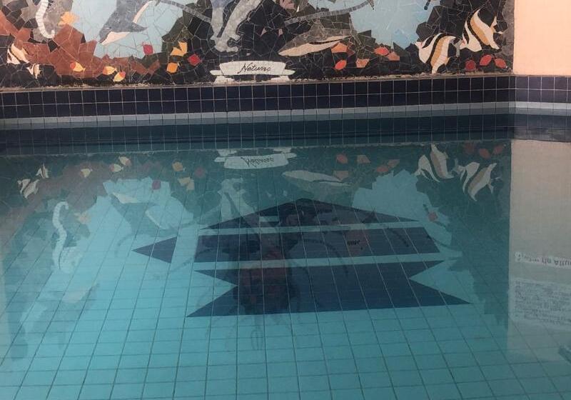 هتل Ingleses Praia